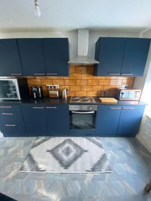 Mountain View Two Bedroom Llwynypia エクステリア 写真