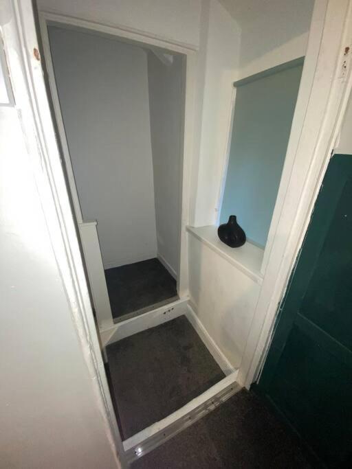 Mountain View Two Bedroom Llwynypia エクステリア 写真