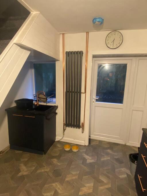 Mountain View Two Bedroom Llwynypia エクステリア 写真