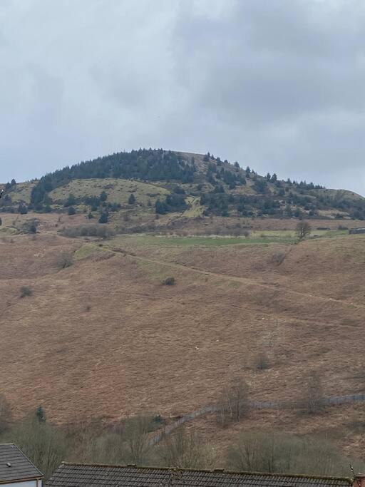 Mountain View Two Bedroom Llwynypia エクステリア 写真